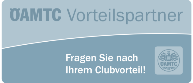 Карточка ÖAMTC Vorteilsparter с фразой «Fragen Sie nach Ihrem Clubvorteil!» и логотип ÖAMTC с правой стороны.