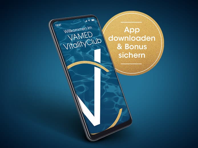 The smartphone screen shows Willkommen im VAMED Vitality Club app set against a blue background. A gold badge beckons, App downloaden & Bonus sichern, inviting you into the exclusive world of VAMED wellness rewards.